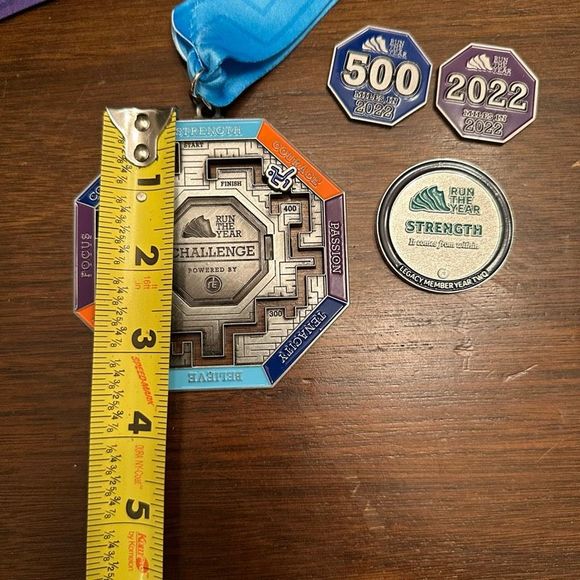 Run The Year Medal Find Your Path To Fitness Ribbon Miles In Challenge Set 2022 - Picture 6 of 7